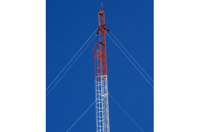 Torre Estaiada Triangular de Aço - Metalúrgica Desterro